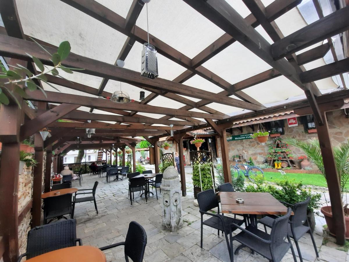 Семеен Хотел-Ресторант Маламовата Къща Goze Deltschew Exterior foto
