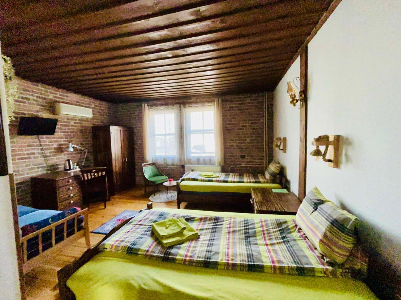 Семеен Хотел-Ресторант Маламовата Къща Goze Deltschew Exterior foto