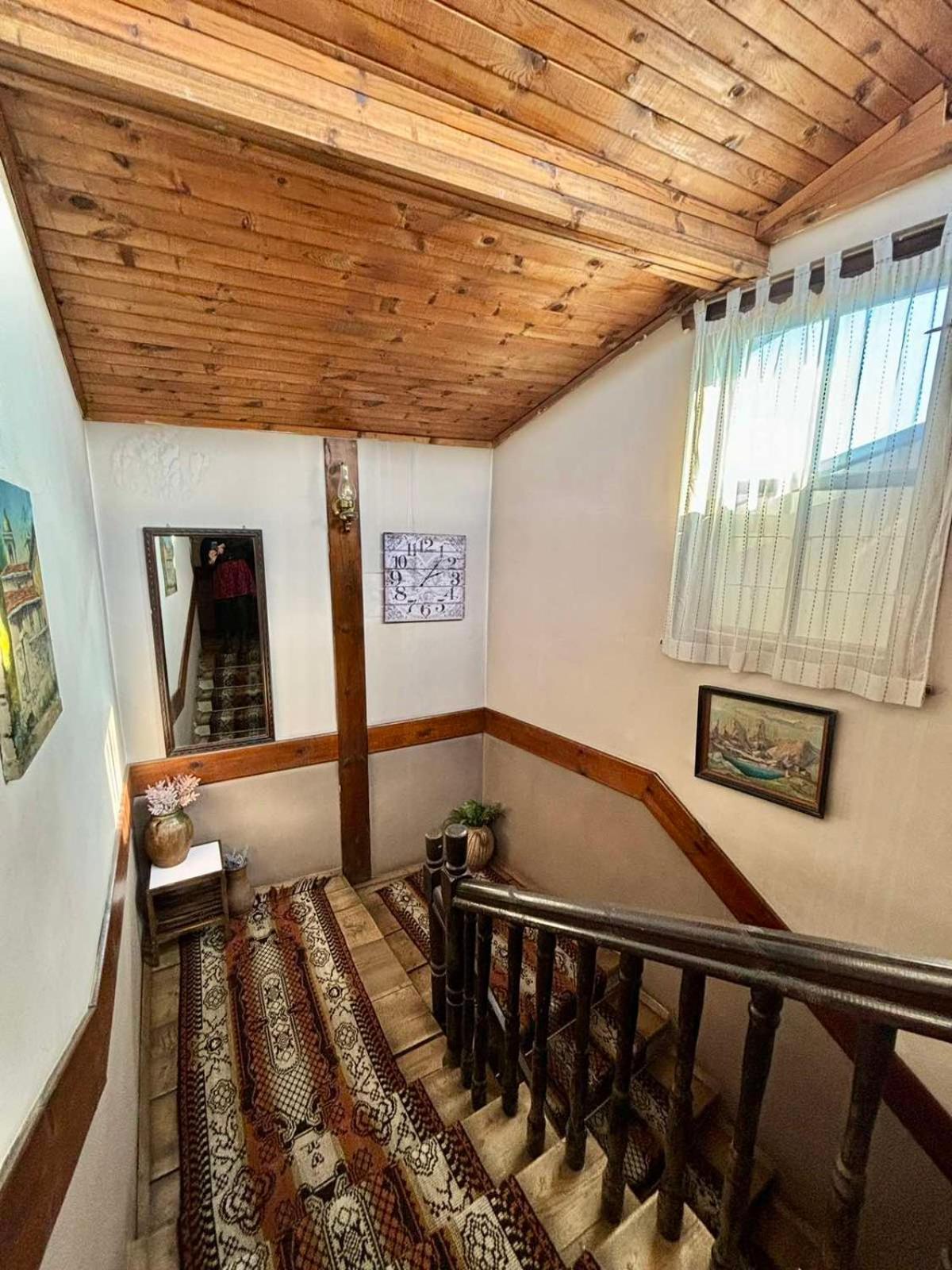 Семеен Хотел-Ресторант Маламовата Къща Goze Deltschew Exterior foto